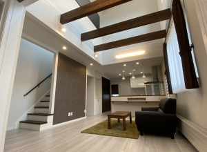 027-シンプルデザインな家　（360°・VR画像）